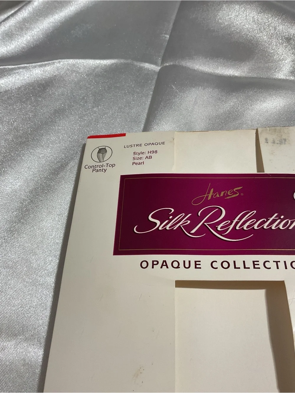 Hanes Silk Reflections Opaque Collection Packaging - White